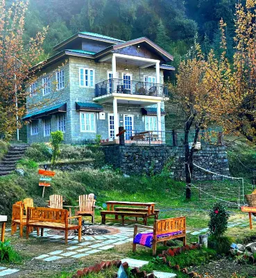Camp Oak View Hotels in 
