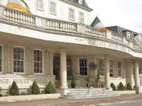 Bridge House Hotel, Leisure Club & Spa Hotels in Offaly