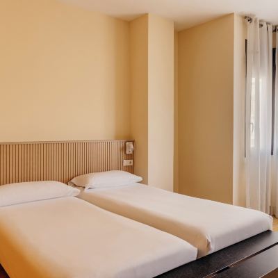 Deluxe Room Barcelona Apartment Villarroel Promo Code