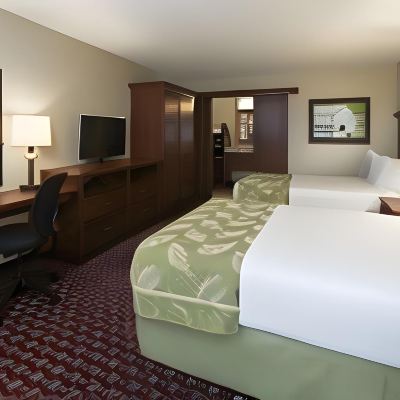 Standard Two Double Room Rosen Inn at Pointe Orlando Promo Code