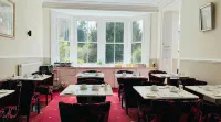 Wentworth House - Free Parking