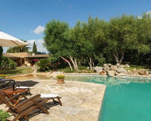 Holiday House for 6 Persons, with Swimming Pool Hotels in Buger