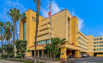 La Quinta Inn & Suites by Wyndham Anaheim