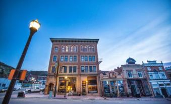 The Victor Hotel - Housity