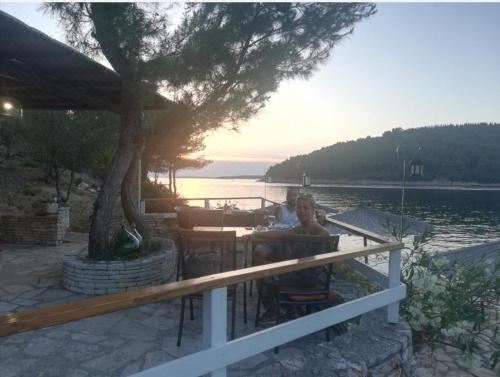 两卧室联排别墅