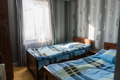 带浴室的双床房