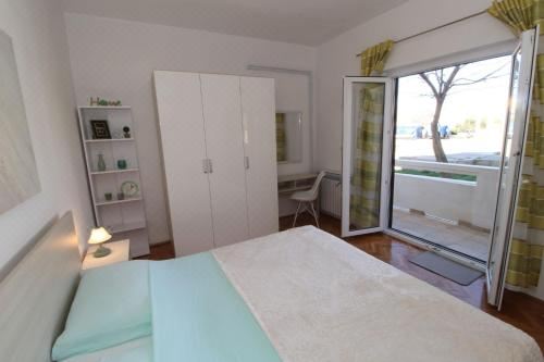 带阳台的海景一卧室公寓