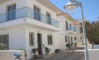 Polyxenia Isaak Luxury Villas and Apartments - Housity