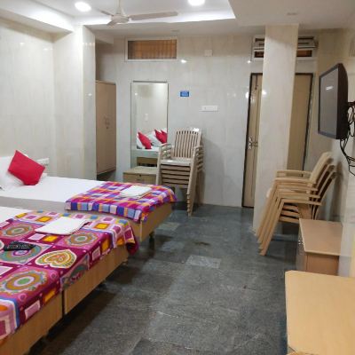 Deluxe Double Room Iroomz Gvk Residency Promo Code