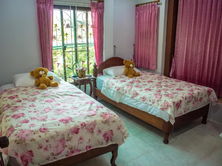 Petchompoo Twin Bed