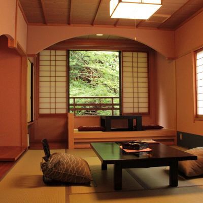 Japanese Room, Non-Smoking (Third-Floor Corner Room with A Relaxing Sunken Kotatsu, 8 Tatami Mats.) 城崎温泉　喧噪の隠れ家　月のしずく クーポン