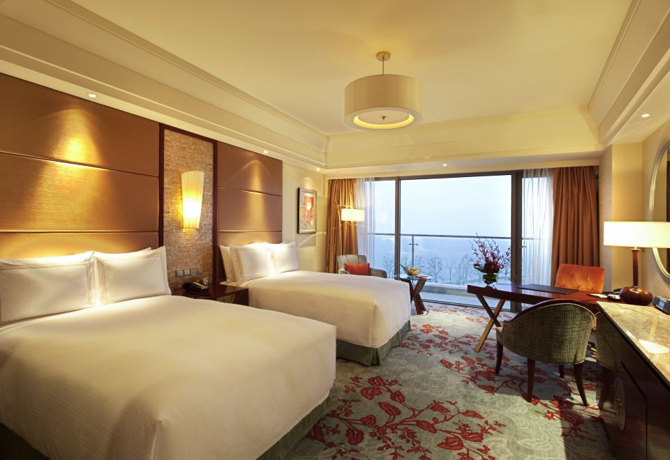 Fairmont Yangcheng Lake KunshanFairmont Gold Park View QUEEN