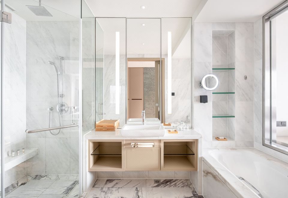 Renaissance Shanghai Caohejing HotelDeluxe 2 Double Room