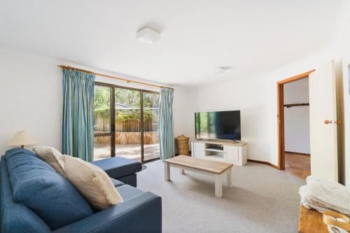 Nature's Retreat Eagle Bay Four-Bedroom House