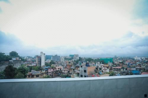 高楼层三卧室公寓