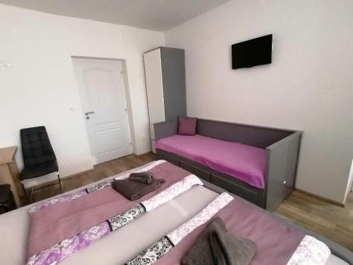 Ubytovani Na Spaciru Three-Bedroom Apartment