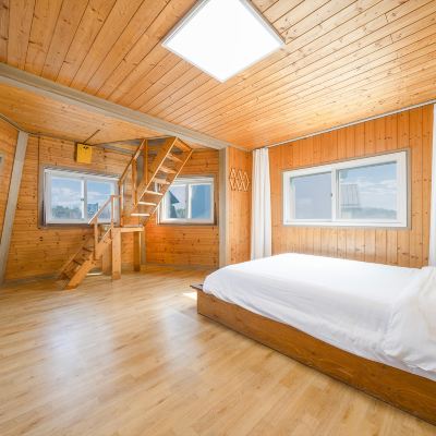 Windmill Blue (Detached House, Terrace Ocean View, Private Bbq) Gangneung Windmill Pension 쿠폰