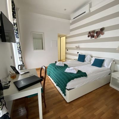 Deluxe Room With Terrace And Lake View Hotel La Fontana Promo Code