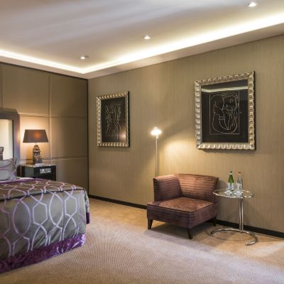 總統客房， 1 張特大床， 簡易廚房， 城市景觀 布魯塞爾大廣場華威飯店優惠