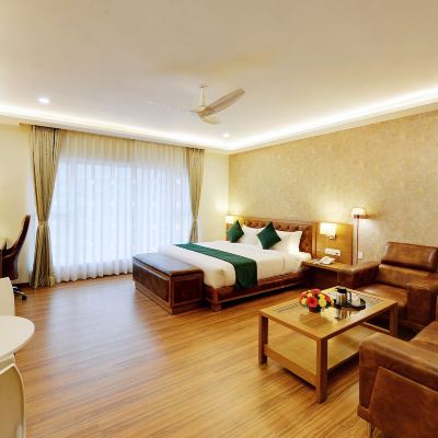 Premier Room La Sara Gateway Promo Code