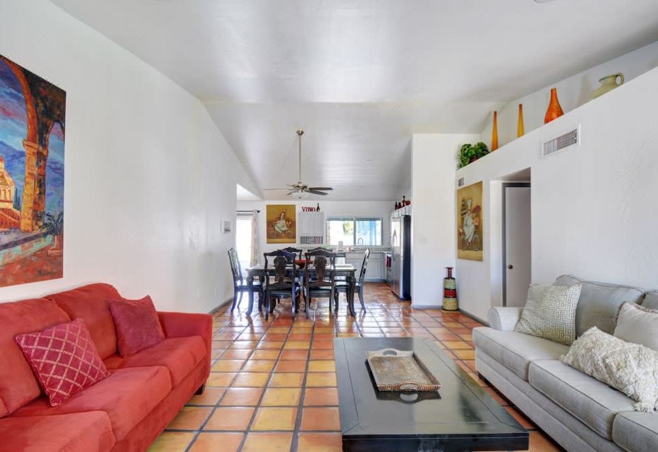 Luxurious Pool And Hot Tub Oasis-Stunning Private Retreat