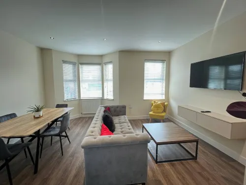 Relax & Recharge Two Bed Apartment - Family Friendly