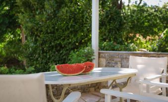 Cozy Residences in the center of Volissos Village - Lydia Lithos- - Housity