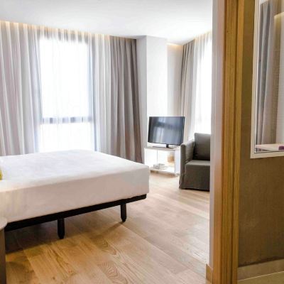 Suite Zenit San Sebastián Promo Code