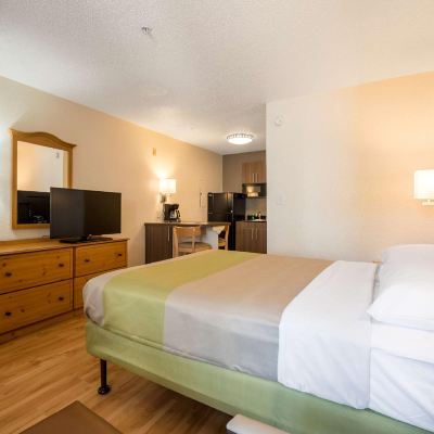 1 Queen Bed Mic Fridge Smoking Studio 6 Duluth, GA - Atlanta - Gwinnett Place Promo Code