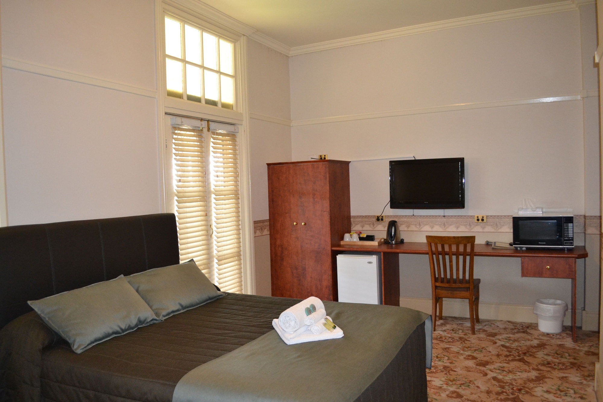 标准房，禁烟（大床套房）