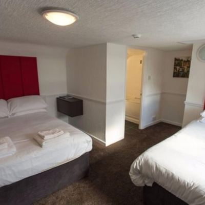 Twin Room, 2 Twin Beds, Ensuite Trinity Guest House Promo Code