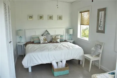 Trade Winds - Oceanview, Private Pool, Short Walk To Pink Sand Beach, Central. のホテル