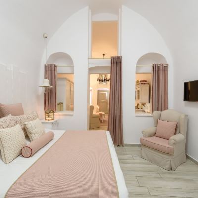 Luxury Suite, Private Pool (King) Senses Suites Promo Code