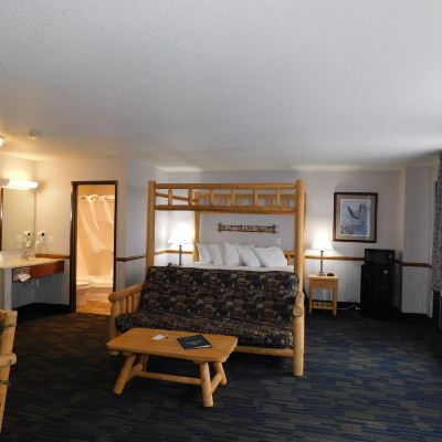 Deluxe King Studio Northwoods Best Inn Promo Code