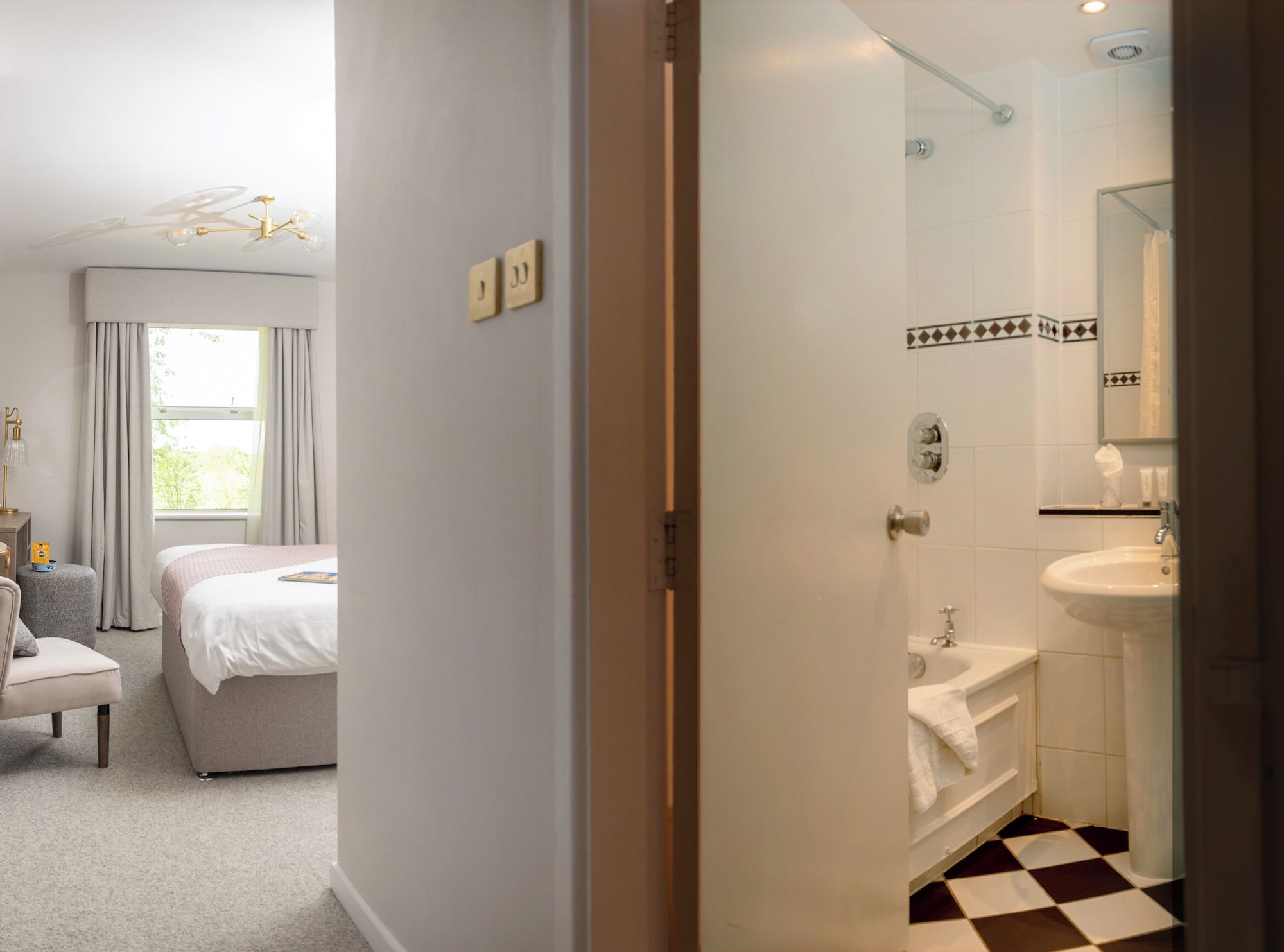 经典水疗双人卧室（可使用水疗）