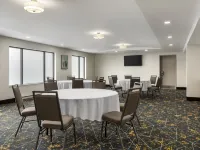 Hampton Inn & Suites by Hilton Montreal-Dorval Hotels in Dorval