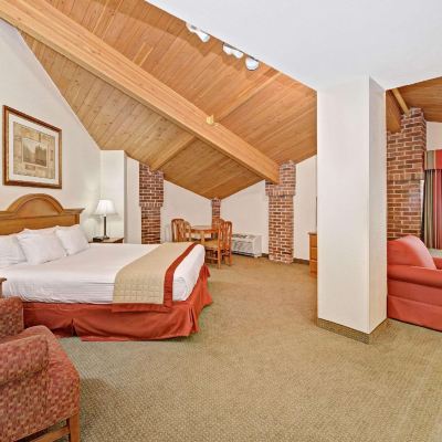 Deluxe King Suite With Jetted Tub-Non-Smoking 印第安納波利斯貝蒙特套房酒店優惠