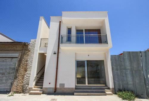 两卧室联排别墅