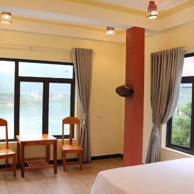Deluxe Double Room with River&Mountain View