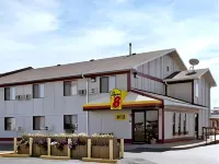 Super 8 by Wyndham Moberly MO Hotele w: 