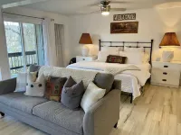 Oz Festival! Walk to Resort! Pets! Fireplace!