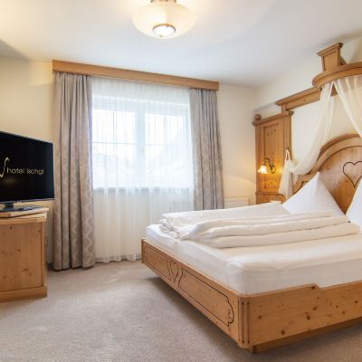 Family Room (38M2) Hotel Ischgl Promo Code
