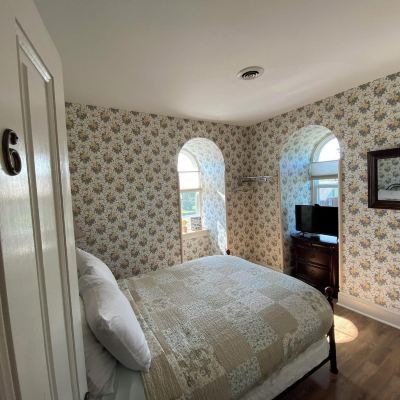 Classic Room, 1 Double Bed, Non Smoking, Private Bathroom (Room 6) Greystone Manor Victorian Inn Promo Code