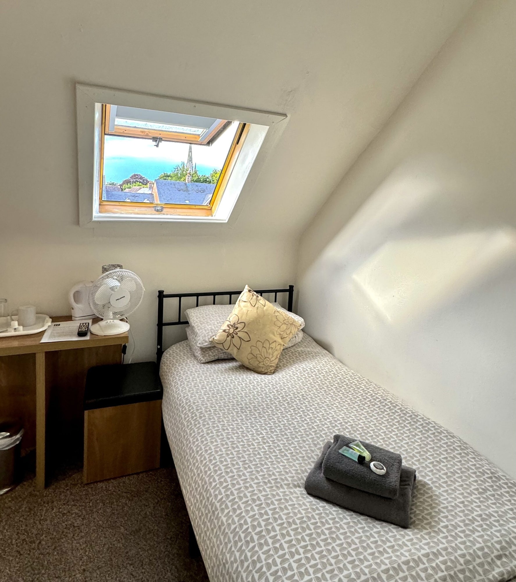 经济单人间 - 带独立浴室