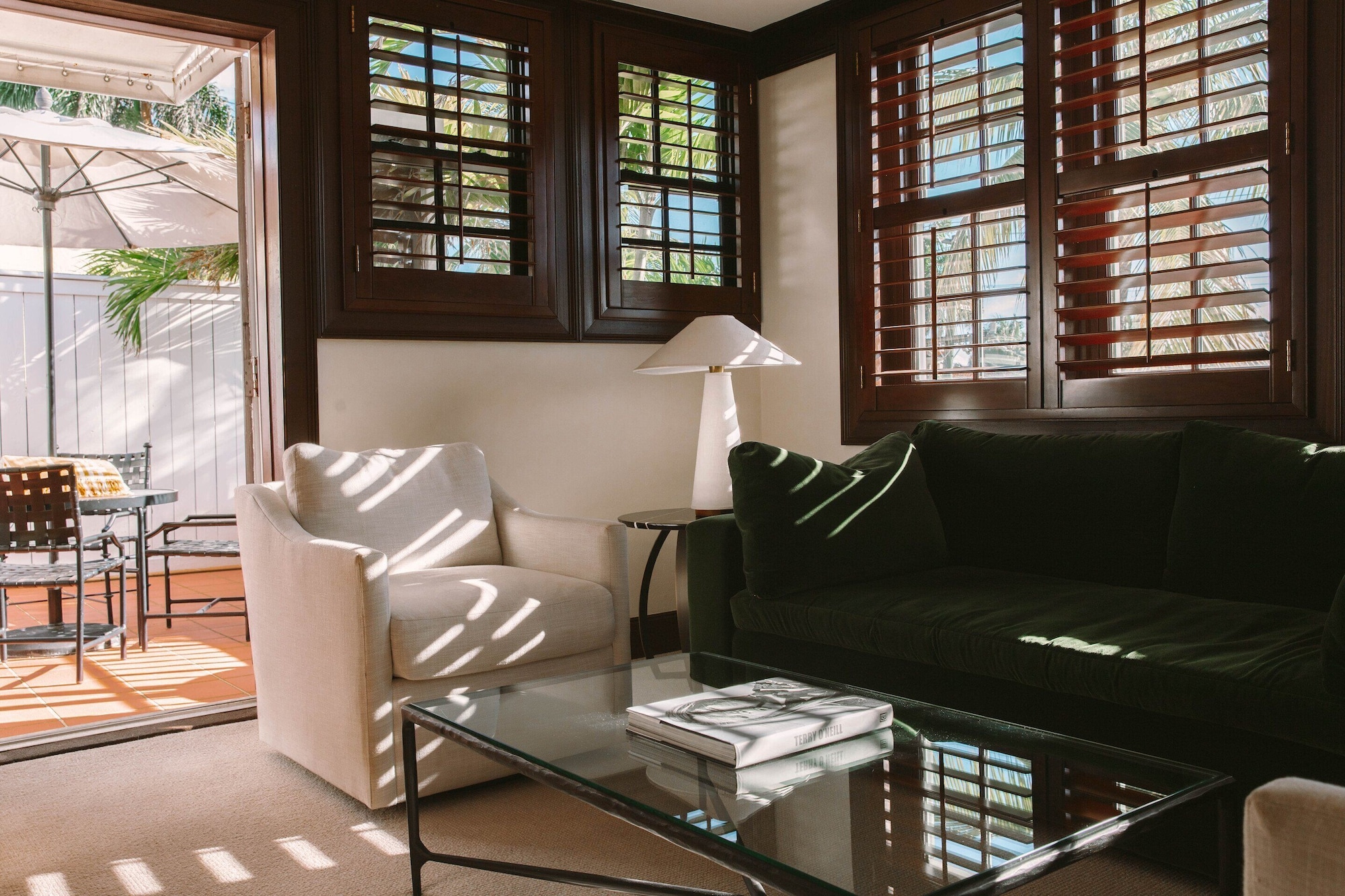 一卧室紫藤套房，带庭院或露台