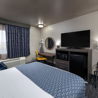 Standard Queen Room-Accessible Hotel J Green Bay Promo Code