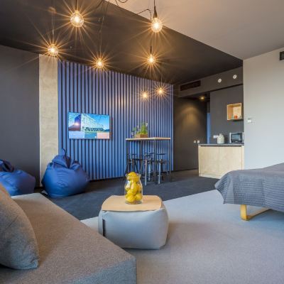 Deluxe Family Room Urbihop Hotel Promo Code