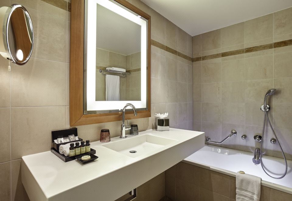 Pullman Paris la DéfenseSuperior Queen Room with View