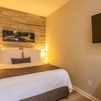 Basic Room, 1 Queen Bed (Lock # 5) The Georgetown House Promo Code