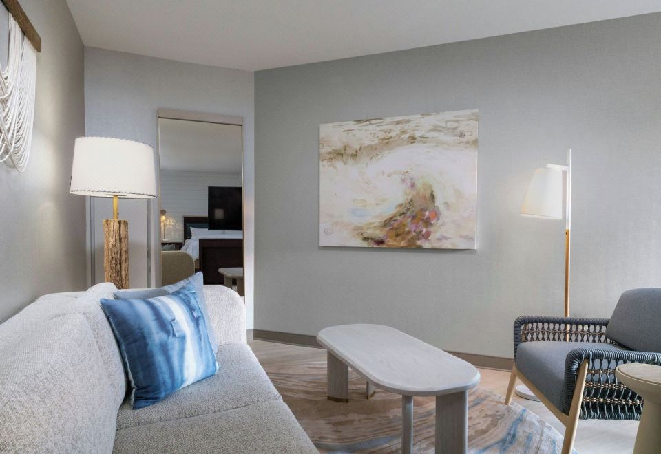 海滨一卧室精致特大床套房带阳台